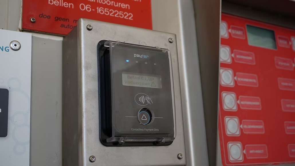 Contactloos betalen bij de wasboxen